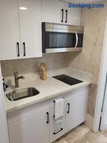 21st Floor Renovated Studio with 2 Queen Beds & NO resort fee - Image 5