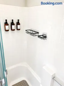 Luxury Queen Suite - Image 3