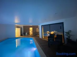 A l oree du bois piscine intérieure privée sans vis à vis - Image 1