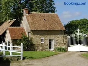 Gîte charmant avec piscine chauffée, tennis et jardin près de Beaumont-sur-Sarthe - FR-1-410-214 - Image 1