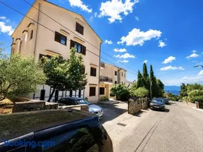 Guest House Dijana - Image 1