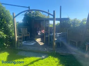 The Gypsy Caravan Sleeps 5 with alfresco dining - Image 3