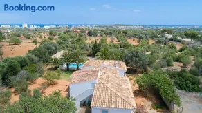 Maison de campagne avec piscine privée, jardin et barbecue | Vue jardin - Image 3