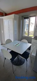 Studio meublé et équipé avec jardin et terrasse privée - Image 2