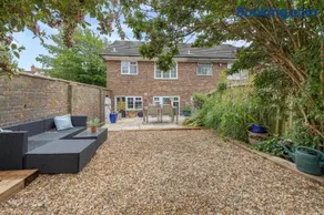 Quiet Mews House with PARKING and GARDEN close to centre and beach - Image 4