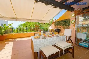 Exclusive bungalow in Sierra Cortina - Image 2