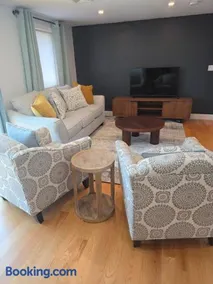 Newly renovated Condo 1 mile from Salem - Image 1