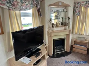 Luxury Caravan Coastfields Holiday Village - Image 3