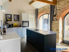 Contemporary Luxury Barn Conversion in County Durham - Image 3