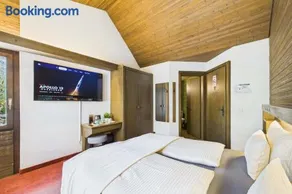 Central suite to stay for two experience SaasFee - Image 4