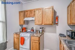 Chic Midtown Apartment Near Zoo, Park and Museums - Image 3
