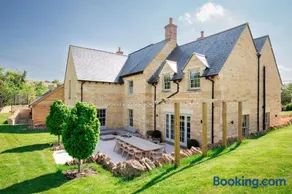 Willowbrook House- Luxurious Countryside retreat set in an idyllic & desirable location, close to Soho Farmhouse, Chipping Norton and lots of Cotswold attractions - Families and Dogs welcome - Image 1
