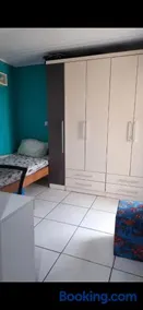 Ótima casa perto de mercados pracinha e posto de gasolina - Image 2