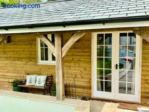 Garden Lodge - Image 5