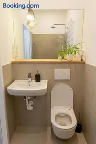 Small apartment with 24-hour check-in - Image 3
