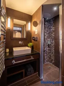 Nice comfortable pool studio 2 min from MTP - Image 2