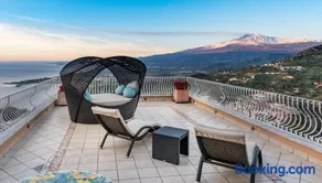 Villa Le Terrazze Charming Rooms - Image 2