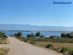 Beachfront Apartment - Image 4