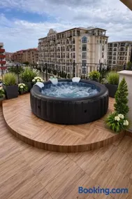 VIP apartment with sea view - Image 1