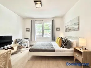 The Cozy Loft - 2 Guests - AC - 5 min Downtown - Image 1