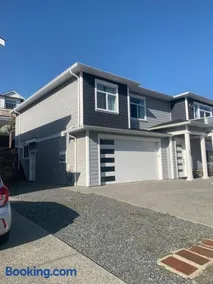 Entire 2BR Guest House in Quiet Area - Image 1