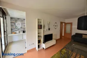 Apartamento CERCA PLAYA CON BALCON Y BBQ - Image 5