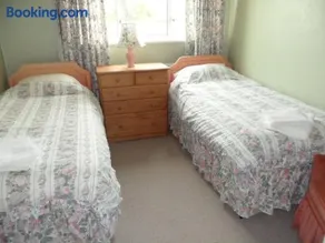 Bungalow in lovely setting.Ten minutes to Longleat - Image 4