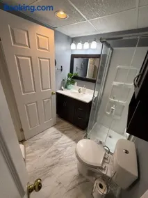 1 Bedroom spacious basement - Image 5