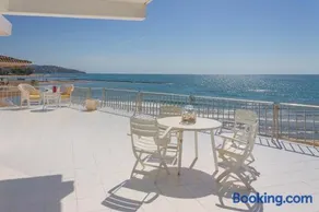 Magnifica VILLA AIREOLA frente al mar - Image 1