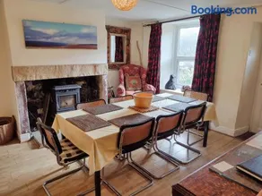 Black Dog House - Image 3