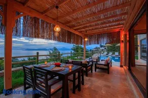 Unique Sea View VILLA - Image 4