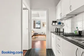 Cute and Cosy - Walk to Sydney CBD and Harbour - Image 3
