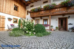 Utznhof - Image 2