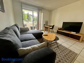 T2 renove dans une residence calme avec piscine - Image 1