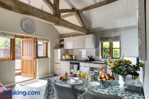 Little Owls Barn - Image 2