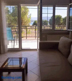 Ourania luxury apartment - Image 4