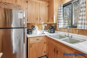 The Sugar Loft - Cozy cabin located in one of the quietest neighborhoods! Relax and recharge! - Image 2