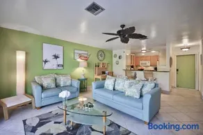 NEU! Waterfront Matlacha Condo w / Pool & Boot Slip! - Image 3
