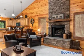 Cozy Wintergreen Retreat Fireplace & Spacious Deck - Image 2