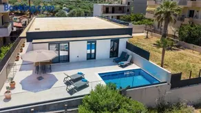 Aurelia Luxury House - Image 2