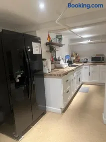 Beautiful and Cozy Apartment 20 mins from Times Sq - Image 3