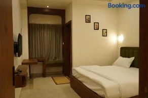 Hotel Ratan Palace - Image 1