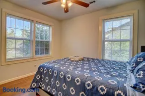 Classic 2 bed 1 bath home in the cradle of beautiful Valdosta - Image 4