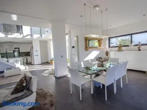 Architect modern design villa in Sitges Hills - Image 2