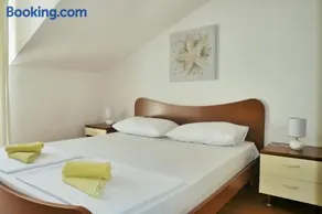 Apartments Sandy Beach - Image 2
