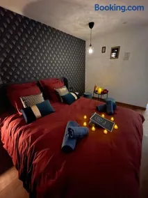 Nuit Magique Love room avec Jacuzzi Privé Nantes - Image 4