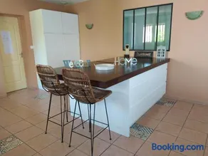 Villa plain-pied avec piscine californienne privée - Image 3