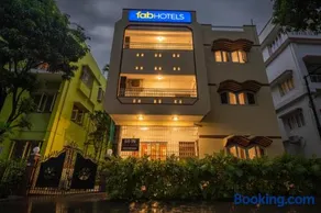 FabHotel Astoria House - Near Central Park - Image 1