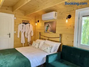 Willow Tree Lodge - Cosy lodge in the heart of the Kent countryside - Image 2