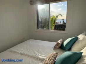 Nomad's Nest - Sea View Apartment with Pool - Ideal for Vacation & Remote Work - Image 2